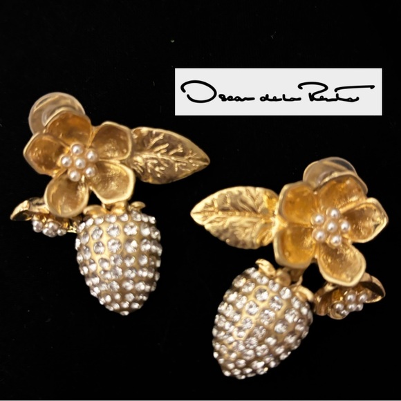 Oscar de la Renta Jewelry - OSCAR DE LA RENTA • Golden Strawberry Fields Flowers Berries Clip-on Earrings